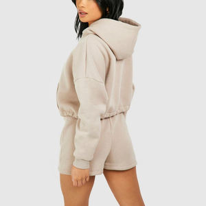 2024 nuevas llegadas ropa de invierno Casual mujer Sudadera con capucha y pantalones cortos conjunto logotipo personalizado impreso señoras Sudadera con capucha y pantalones cortos conjunto - Product Image 3