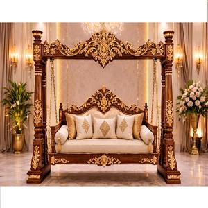 Columpio Tradicional Turco para Hogares Indios, Columpio de Madera de Lujo Estilo Maharaja, Jhula Tallada en Oro, Muebles Clásicos de Interior - Product Image 1