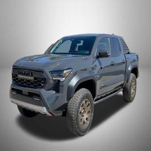 Tacomas Trailhunter 4×4 Turbo Hybride 4 cylindres SR5 4 portes Double Cabine 4 roues motrices 5.0 pi. SB (2.4L 4 cylindres Turbo 8A) 2025 - Product Image 1