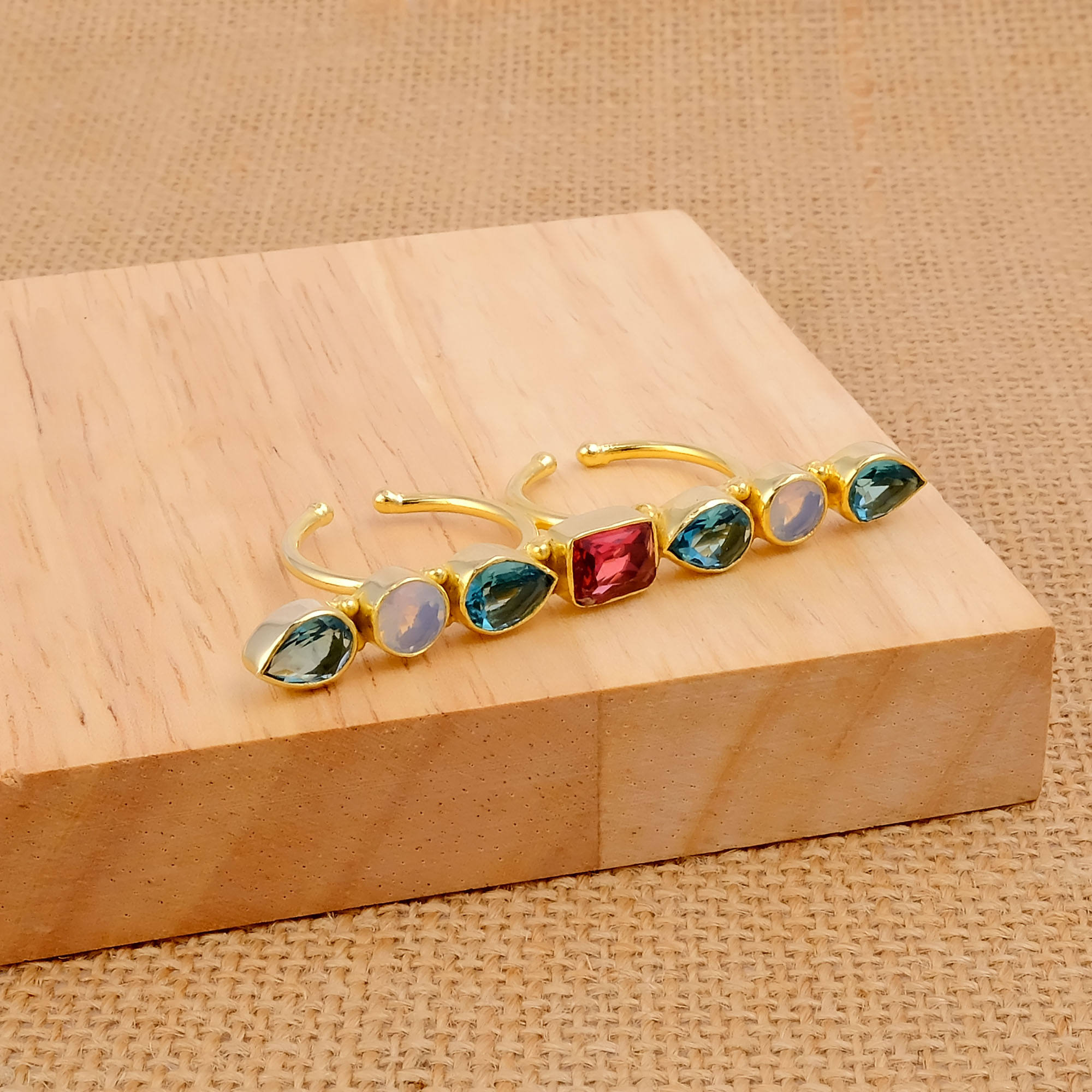 สีชมพูบานเย็นสีน้ำเงินบุษราคัมโอปอไลต์ควอตซ์ไฮโดร