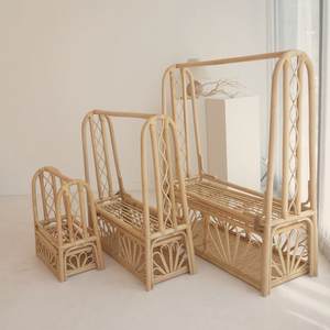 Prix usine porte-vêtements en bois rotin petit moyen grand porte-vêtements avec tailles personnalisées - Product Image 1