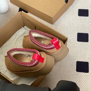 Chaussures classiques d'hiver pour femme, semelles épaisses, en coton, bottes de neige chaudes, marque de créateur de mode, bottes à motifs personnalisés - Product Image 6