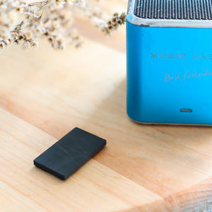 Placa adhesiva rectangular de shungita sin pulir para teléfono, 0.8*1.2 pulgadas (20*30 mm) - Product Image 1