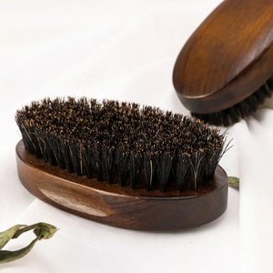 Brosse à barbe en crin de cheval MORGANS INDUSTRIES avec manche en bois – Outil de toilettage écologique et efficace - Product Image 2