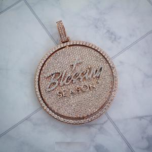 925 argent personnalisé lettre nom pendentif rond Moissanite diamant Hip Hop bijoux glacé charme nom collier cadeau d'anniversaire - Product Image 1