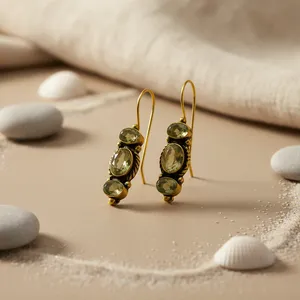 Boucles d'oreilles pendantes en pierre verte pour femmes avec plaqué or, accessoire de bijoux élégant - Product Image 2