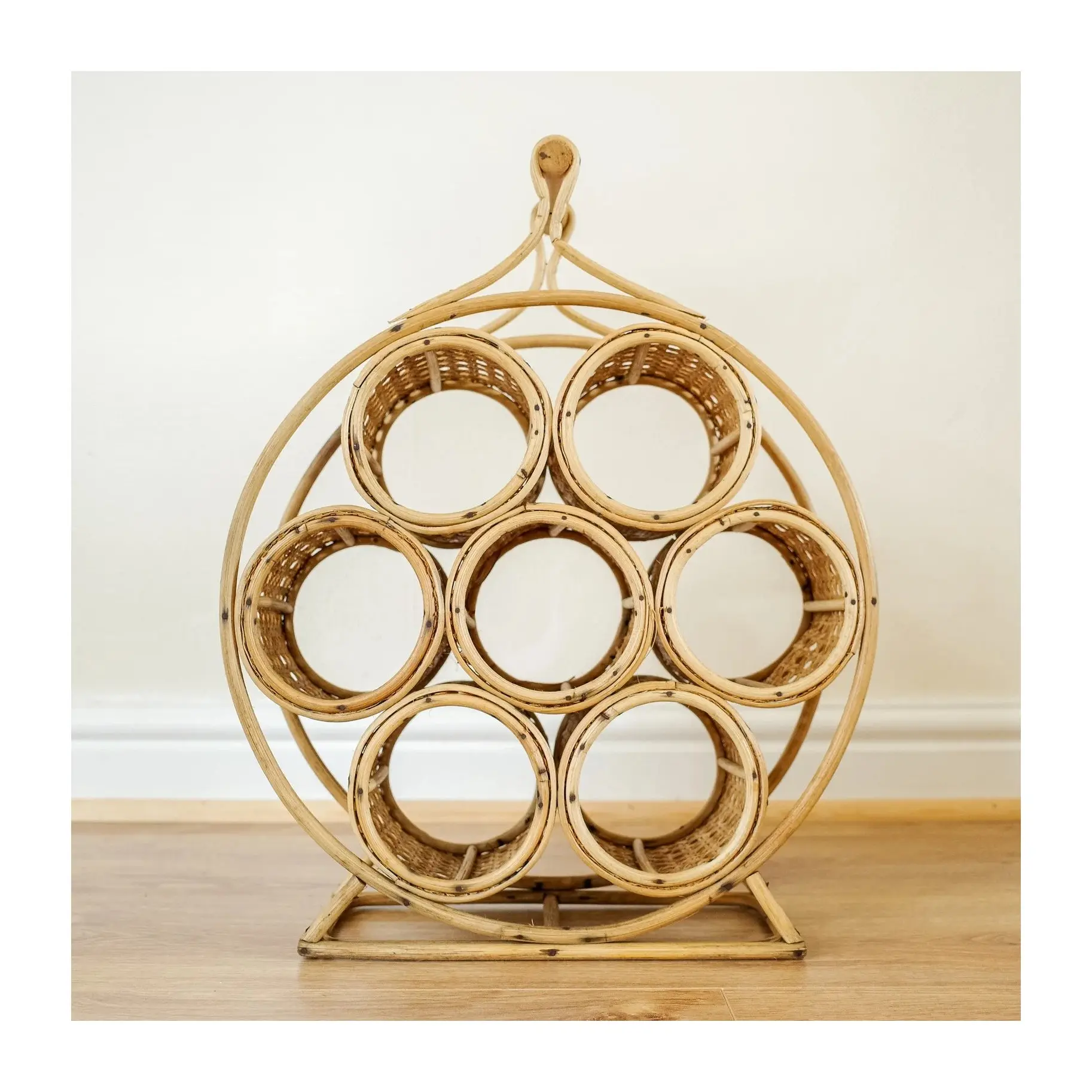 Moderne Luxe Wijnfles Opbergrekken Groothandel Natuurlijke 3 Tier Ronde Rotan Display Rack Voor Glazen Flessen