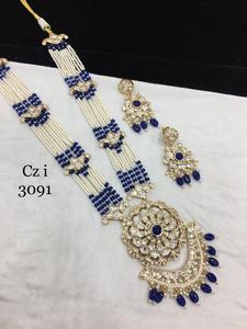 Magnifique ensemble de bijoux Kundan Mosenite superbe collier et boucles d'oreilles pour les fêtes et célébrations de mariée - Product Image 2