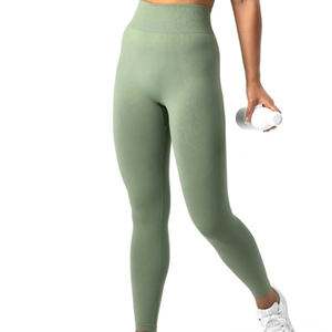 Conjunto de Yoga de Alta Calidad, Cómodo y Fácil de Lavar, Conjunto de 2 Piezas de Brasier Deportivo y Leggings para Mujer - Product Image 2