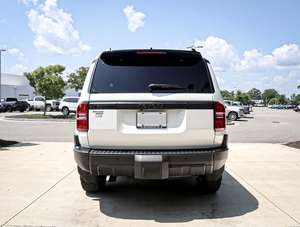 Toyota Land Cruiser Prado 250 2.4L Turbo Híbrido 2024 de Segunda Mano en Buen Estado - Product Image 5