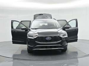 Ford Escape Hybride ST Line AWD 2024 d'occasion, propre, conduite à gauche, intérieur foncé, sièges en cuir, ACC, prêt à rouler - Product Image 3