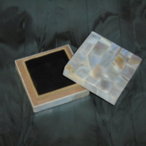 Caja con Incrustaciones de Nácar para Decoración de Bebés y Niños - Product Image 1