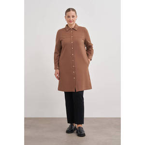 Puerta Casual con Detalle de Ojales Camel - Product Image 3