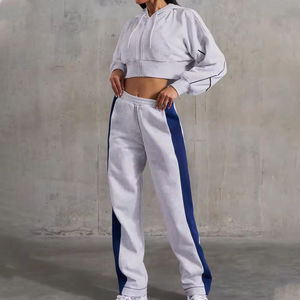 Ensemble de survêtement en molleton à motif uni avec logo personnalisé pour femmes, 2 pièces, haut court décontracté et pantalon de survêtement pour l'hiver 2026 - Product Image 6