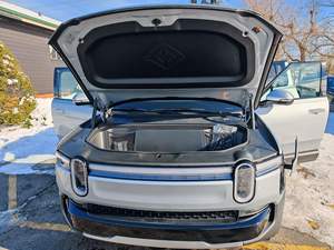 R-I-V-I-A-N R1S ADVENTURE 2026 en Buen Estado, Sin Accidentes ni Daños Reportados, Tracción en las Cuatro Ruedas Eléctrica - Product Image 6