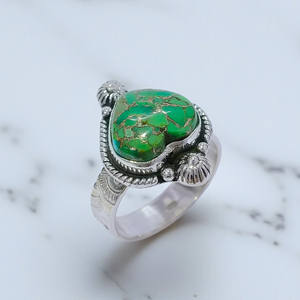 แหวนเงินแท้ดีไซน์รูปหัวใจทำมือ ราคาขายส่ง แหวนเงินประดับพลอยสีเขียวทองแดง - Product Image 2