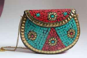 Bolso de mano de lujo MOP asequible hecho a mano, accesorio elegante para mujer - Product Image 4