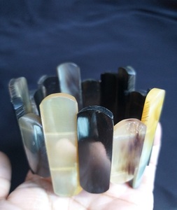 Brazalete de cuerno de búfalo de color natural con diseño de ágata Artesanía de ágata de estilo animal elegante - Product Image 5