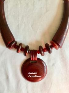 Collier pendentif en corne de buffle naturelle Bijoux tribaux Boho faits à la main pour hommes et femmes Accessoire de déclaration écologique - Product Image 2