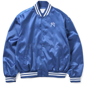 Chaqueta de invierno con letras de satén de último diseño de gran tamaño Chaqueta con letras de satén personalizada de bajo precio - Product Image 1