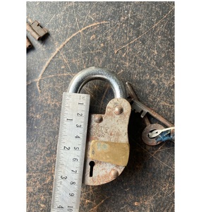 Cerradura de muebles indios de fábrica directa, cerradura de cajón de oficina de aleación de Zinc de estilo tradicional, marcapáginas pulidos de tres enclavamientos de calidad - Product Image 2