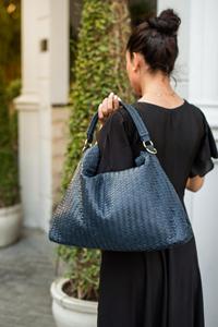 Sacs fourre-tout en cuir d'origine tissés à la main de couleur personnalisée pour femmes fermeture à glissière en cuir de qualité supérieure 100% - Product Image 5