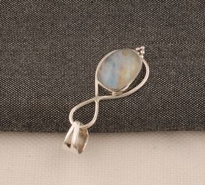 Pendentif en pierre de lune arc-en-ciel fait à la main pour femmes en argent sterling massif 925 cadeau de bijoux en pierres précieuses de créateur - Product Image 2