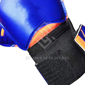 Hot Selling High Quality <b>Latex</b> Non-Slip Finger Protection Custom Made Goalkeeper Football Gloves - Product Image 5