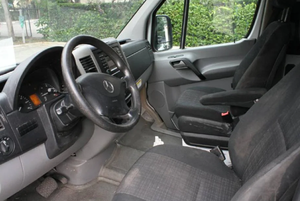 8BTPE7CDXGE121812 2016 Fourgon utilitaire pleine grandeur RWD 3.0L V6 Faible kilométrage - Product Image 4