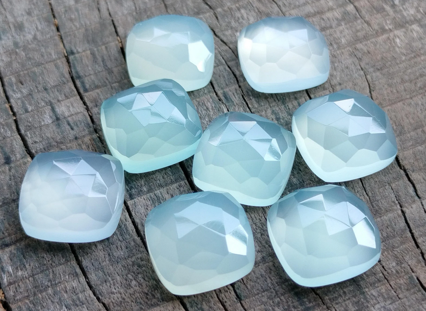 สีฟ้าน้ำทะเล