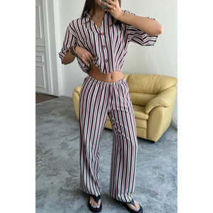 Conjunto de Top Corto a Rayas Borgoña y Pantalones Holgados de Modal para Mujer - Product Image 5