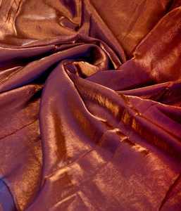 Tissu satiné 100% nylon, finition métallisée, doux, brillant, poids moyen, uni, teint, tissé pour robes et vêtements pour femmes et filles - Product Image 4