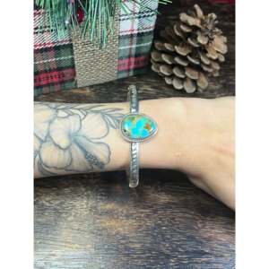 Bracelet manchette en argent sterling 925 avec turquoise de Kingman du sud-ouest, incrusté de nombreuses petites pierres de turquoise, grand modèle en argent antique - Product Image 2