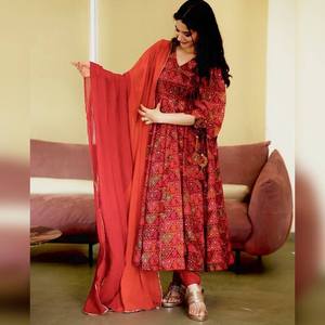 Conjunto de pantalón Kurta largo con estampado étnico tradicional indio, conjuntos de pantalón Anarkali Kurta con estampado digital de gasa para mujer, diseñador 3 piezas - Product Image 1