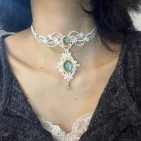 Collier Macramé Fait Main en Argent Sterling Plaqué Or Vintage avec Pendentif Labradorite Blanche et Sertissage à la Main Entièrement Monté