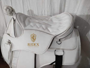 Sillín sin árboles sintético blanco de alta calidad estilo occidental con panel adicional, todos los tamaños disponibles a precio de fábrica. - Product Image 3