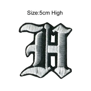 2024 Logo personnalisé patchs brodés vêtements personnalisés chapeau accessoires divers Western petit Alphabet conceptions fleur chaude - Product Image 5