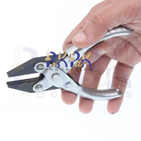 Pince à bec plat en acier au carbone de 125mm avec mâchoires dentelées sans ressort pour bijoux montre optique pliage emballage bricolage utilisation