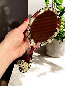 Miroir à main en résine avec finition lisse et brillante, parfait pour un usage quotidien, le maquillage ou des fins décoratives, ajoutant une touche élégante - Product Image 6