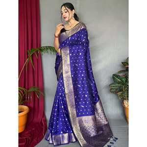 Sari en soie tissé avec des fils bleus exquis avec un chemisier pour les événements de mariage - Product Image 4