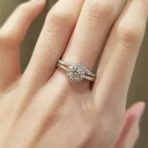 Anillo de Compromiso con Halo de Diamante Cultivado en Laboratorio de 0.32 CT, Colección de Elegantes Anillos de Diamantes - Product Image 3