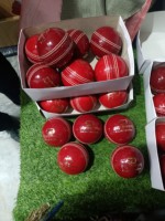 Alta calidad de pelotas de cuero de cricket logotipo personalizado pelotas de cuero de cricket color personalizado pelotas de cricket