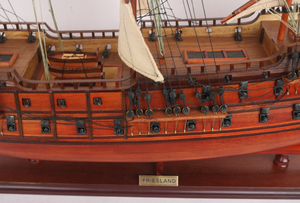 Friesland Nautique Artisanat En Bois Modèle Haute Qualité Pin Peint À La Main Livraison Rapide Vietnam N'importe Quelle Quantité Commande Bienvenue - Product Image 4