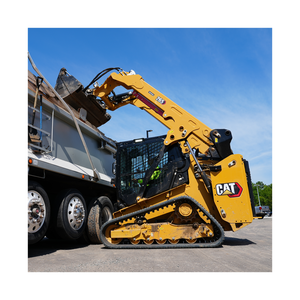 Chargeuse sur chenilles compacte 259D3 Cat avec contrepoids en option supportant une capacité de fonctionnement de 3060 livres et une chenille de 66 pouces - Product Image 1