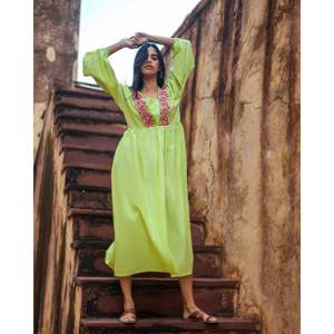 Robe midi verte Parrot pour femme, taille unique, taille élastique, respirante, col carré et col halter, pour les loisirs ou les soirées - Product Image 2