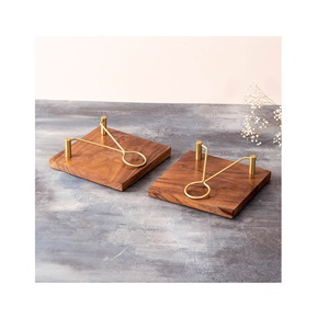 Offre Spéciale Table Porte-serviettes décoratif Forme triangulaire Fil métallique & Bois brun Porte-serviettes debout pour emballage monobloc - Product Image 1