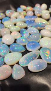 100ชิ้นโมคิวฐานแบนอัญมณีโอปอลหลวมสีขาวตัดรูปหัวใจหินธรรมชาติขนาดช่วง3X5มม. ถึง5x7mm - Product Image 3