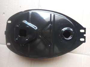 Tanque de gasolina a buen <span class=keywords><strong>precio</strong></span> de fábrica Tanque de combustible de tres motocicletas <span class=keywords><strong>C90</strong></span> - Product Image 4