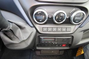 NUEVO IVECO DAILY VAN 2025 4X4 TRACCIÓN EN LAS CUATRO RUEDAS, TRACCIÓN HIDRÁULICA, REMOLQUE DE VOLUMEN ESTÁNDAR, UNIDAD DE TRACTOR/REMOLQUE, TRANSMISIÓN AUTOMÁTICA - Product Image 3