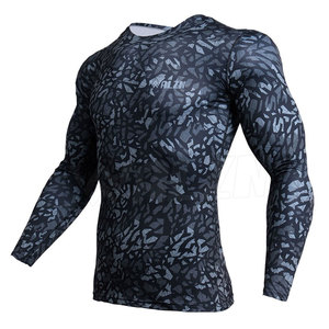 Protège-éruptions cutanées à manches longues en polyester et spandex personnalisés pour hommes Vente en gros - Product Image 1